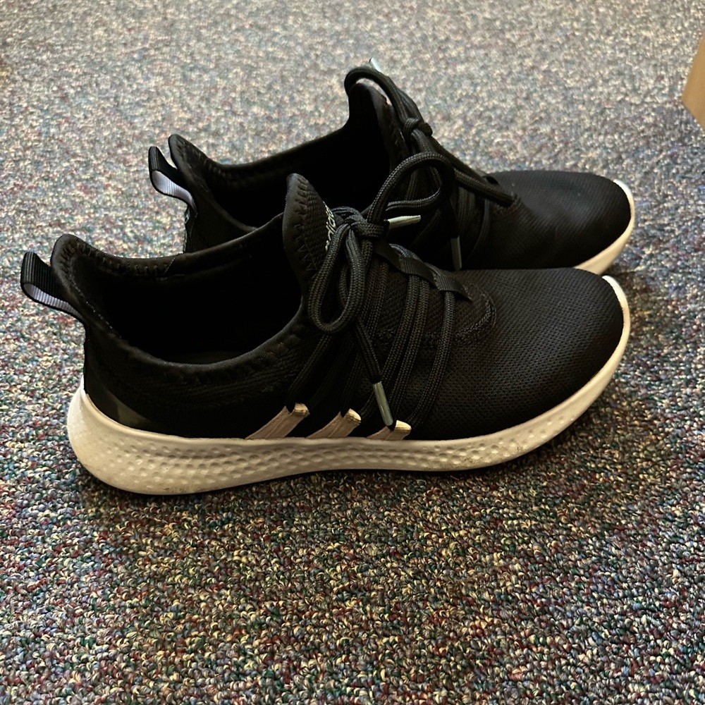 Women’s adidas Size 7.5